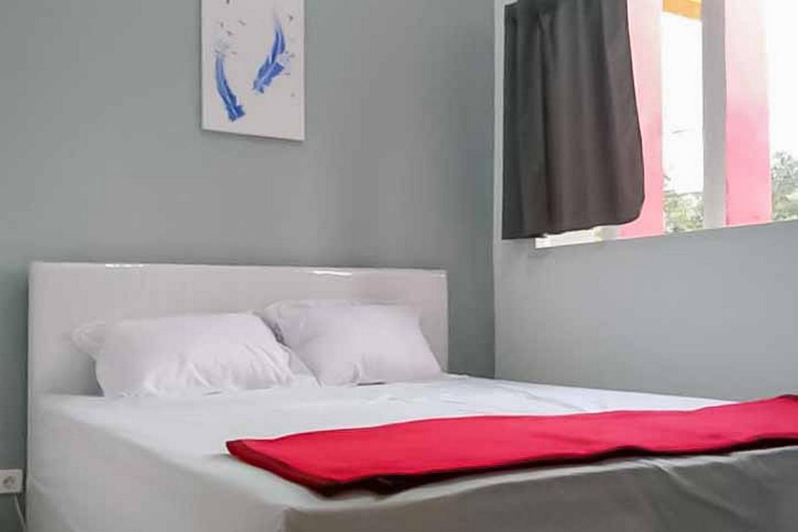 Hotel Reddoorz Near Alun Alun Magetan Extérieur photo